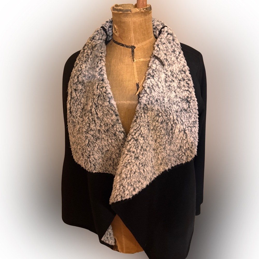 Avia Black Sweater with Faux Fur Collar